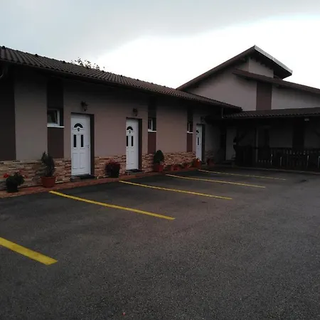 아파트 Boglarka Vendeghaz Mosonmagyaróvár