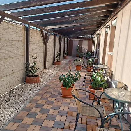 Boglárka Appartement *