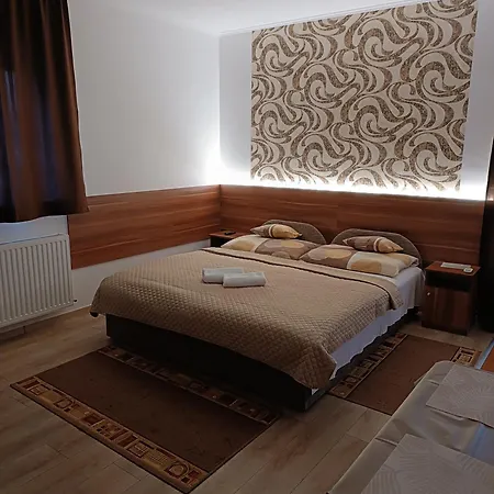 Boglárka Apartamento *