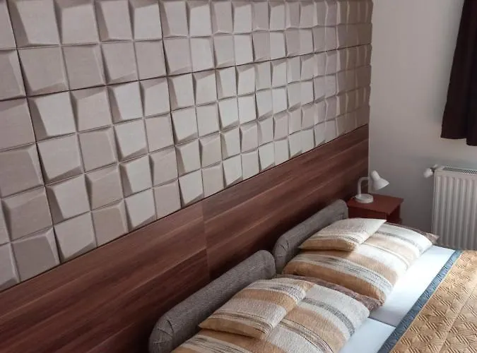 Boglarka Vendeghaz Daire *