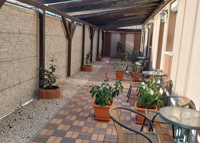 Boglarka Vendeghaz Apartment *